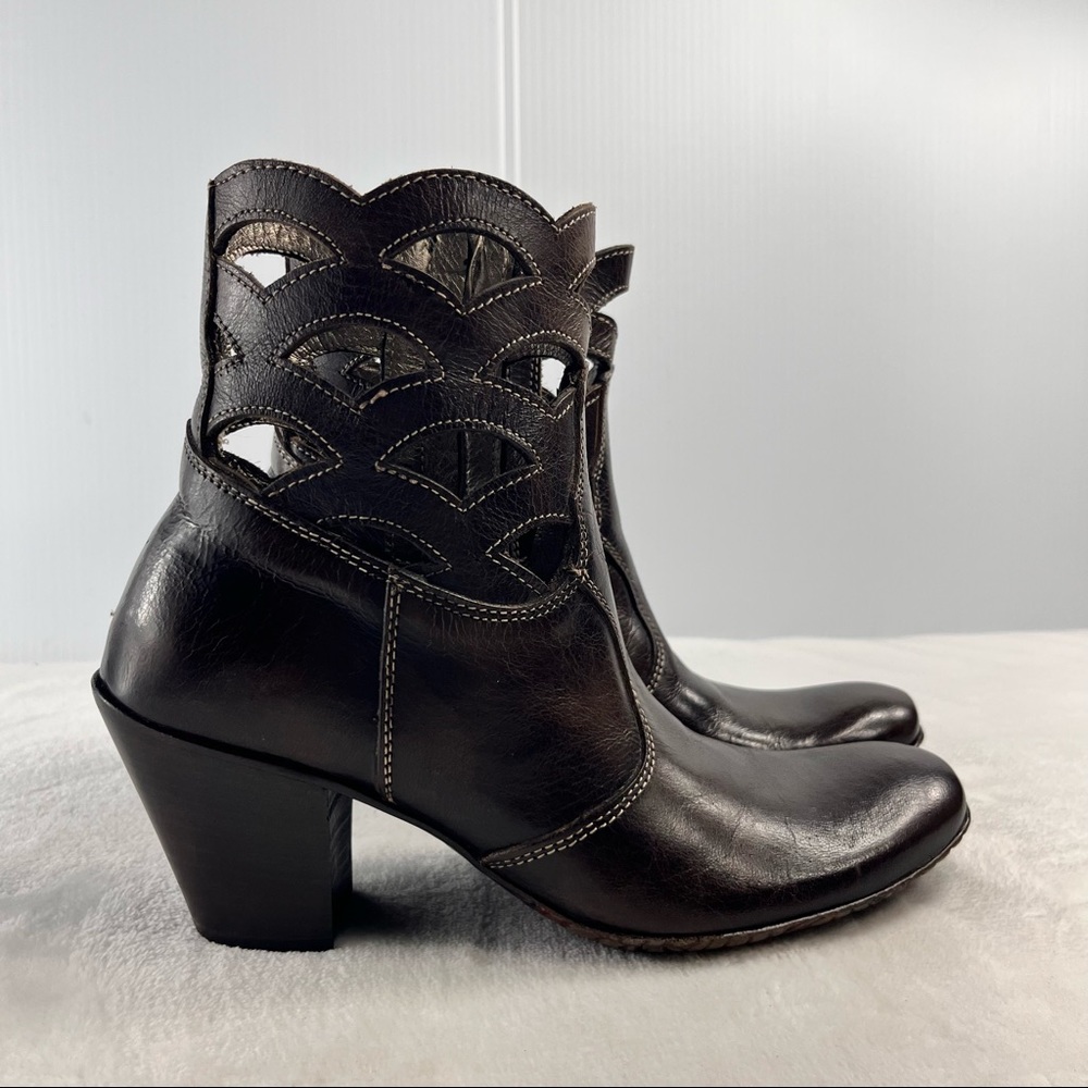 SIREN by MARK NASON Brown Leather Cutout Ankle Boots